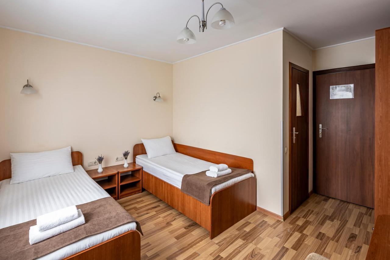 Hotel Galaktika Vynnyky Exterior foto